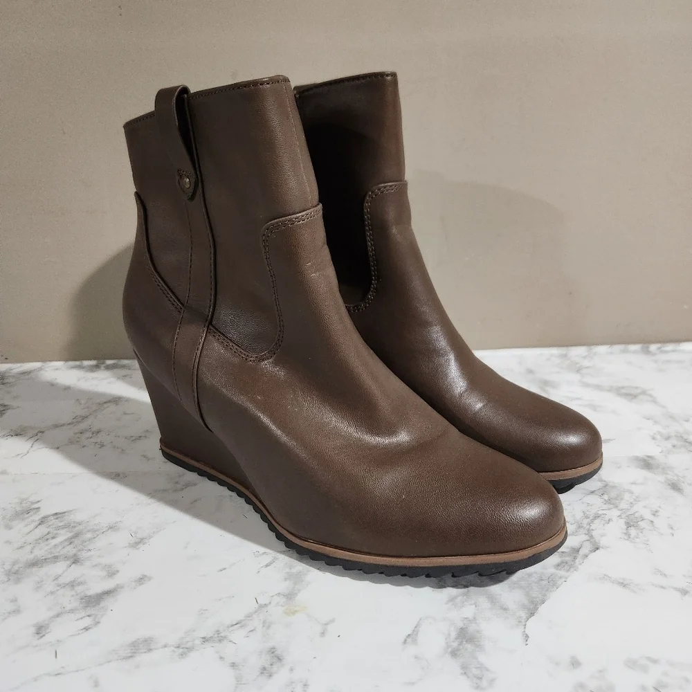 SOUL BY NATURALIZER Women's Brown Lightweight Haley Almond Toe Wedge Booties 9M